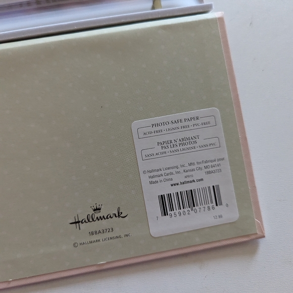 2 new Hallmark Albums - Picture 3 of 4